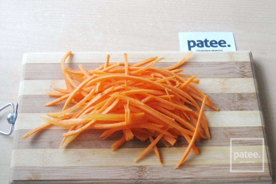 Салат с отварной индейкой и грибами - Шаг 3