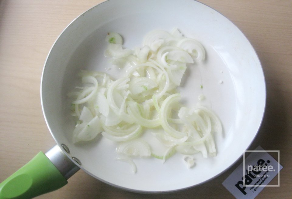 Салат с отварной индейкой и грибами - Шаг 5