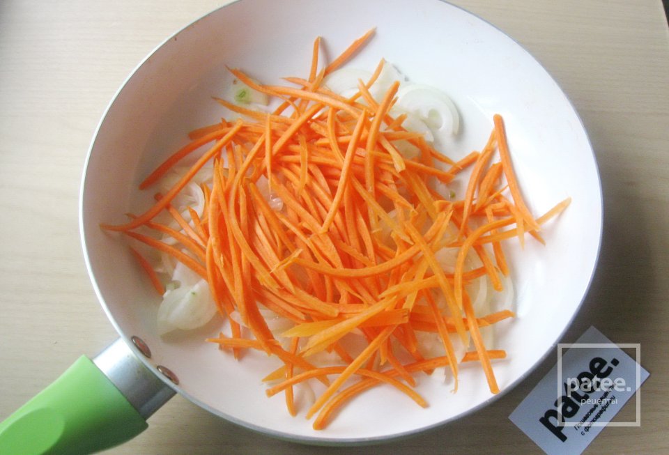 Салат с отварной индейкой и грибами - Шаг 6