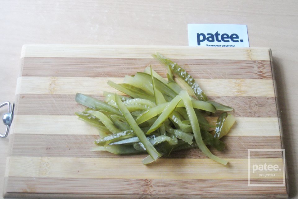 Салат с отварной индейкой и грибами - Шаг 9