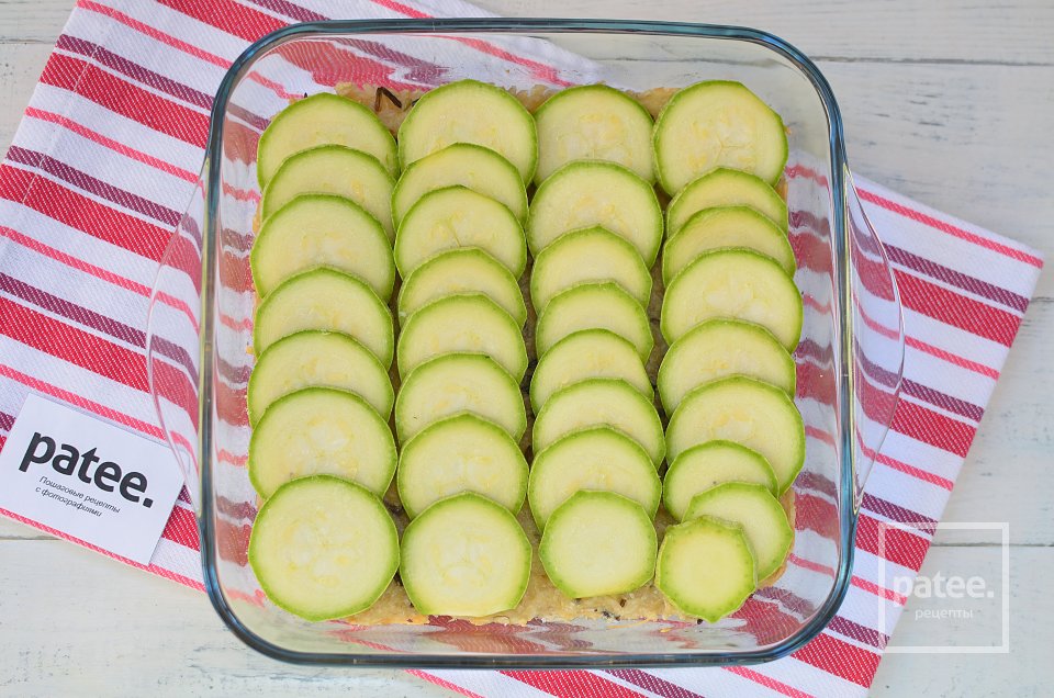  Kolokithopita. Греческий пирог с фетаксой и кабачком на рисовой подушке - Шаг 11