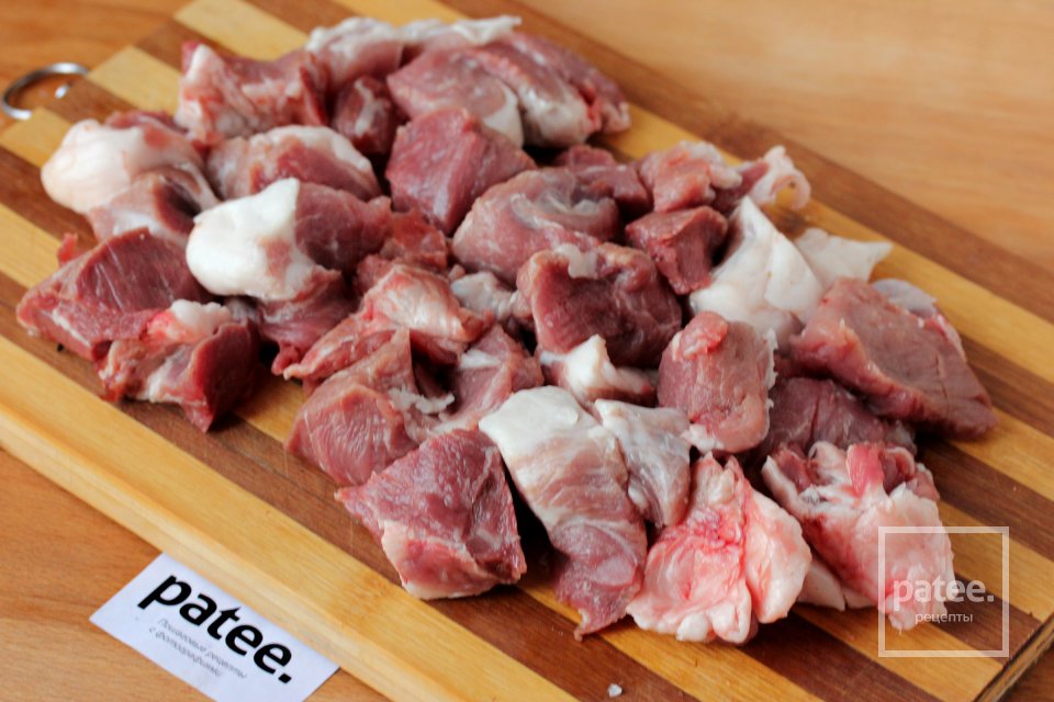 Свинина в сметанно-томатном соусе в мультиварке - Шаг 2