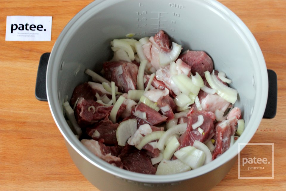 Свинина в сметанно-томатном соусе в мультиварке - Шаг 5