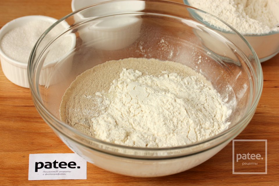 Духовые пирожки с сосисками - Шаг 2