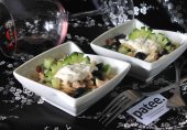 Салат с огурцом и курицей