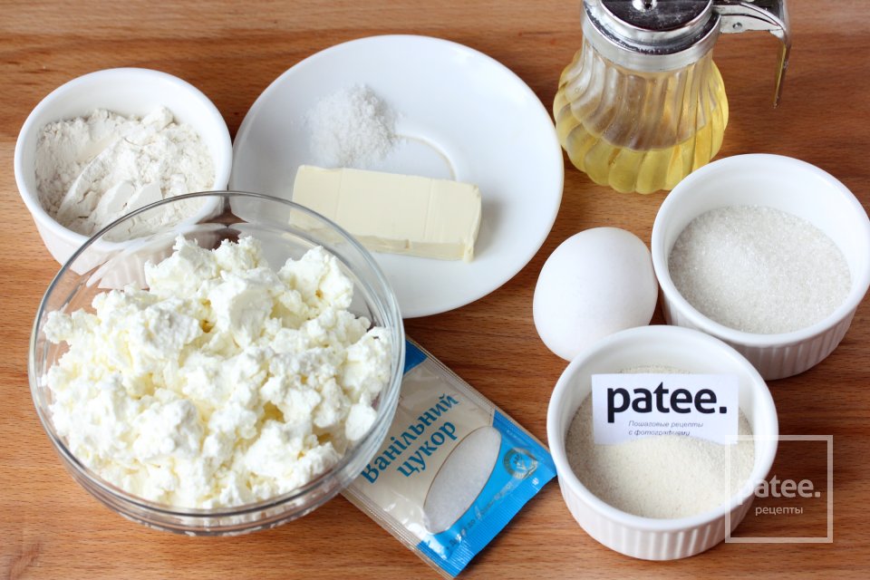 Сырники с манкой - Шаг 1