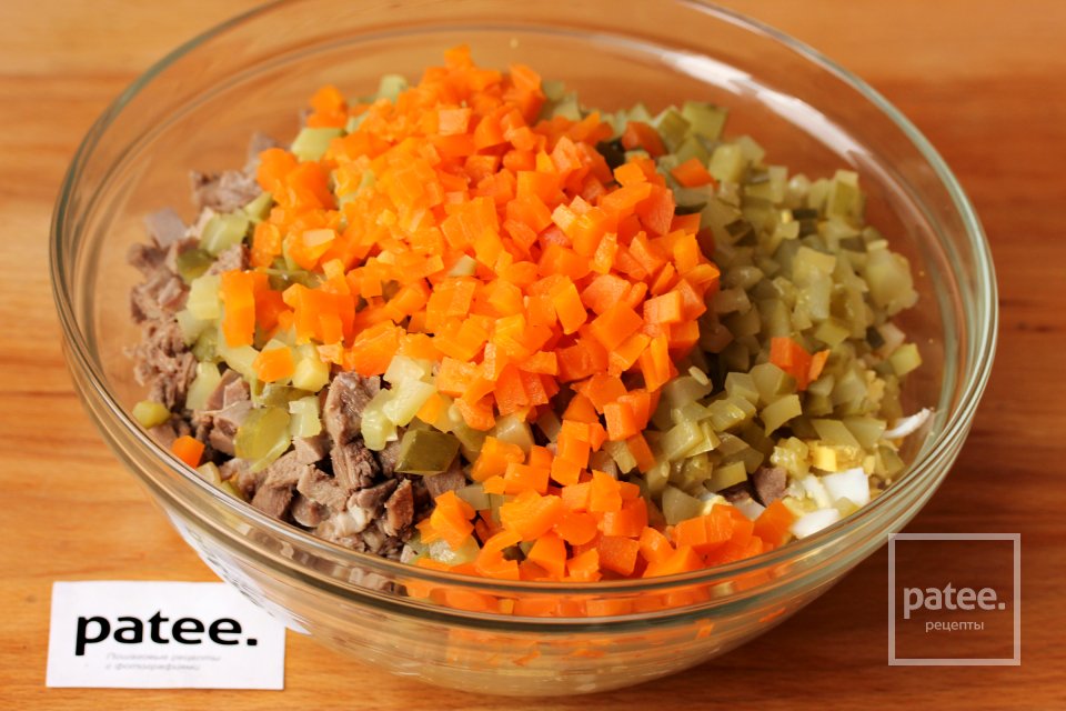 Салат Оливье с языком - Шаг 7