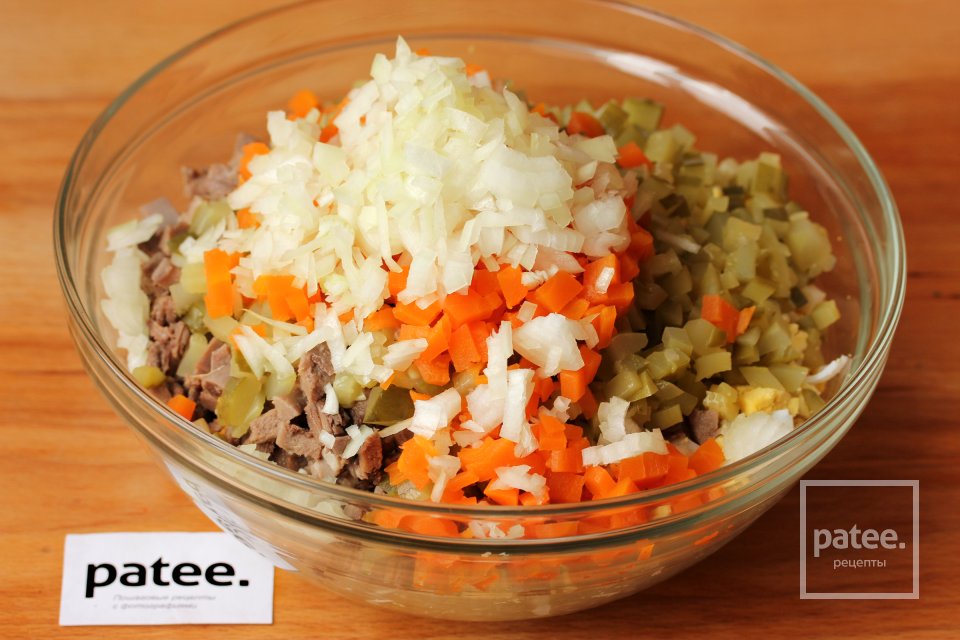 Салат Оливье с языком - Шаг 8