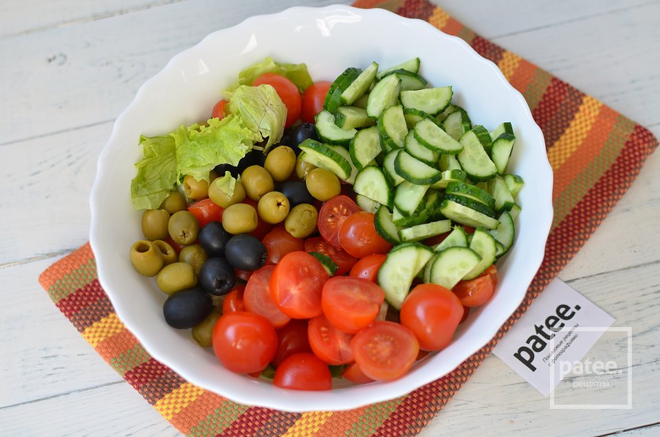 Салат с овощами и мягкой брынзой - Шаг 6