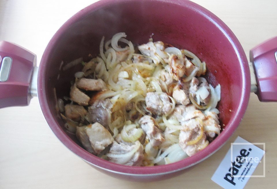 Свинина с грибами и ананасами - Шаг 7