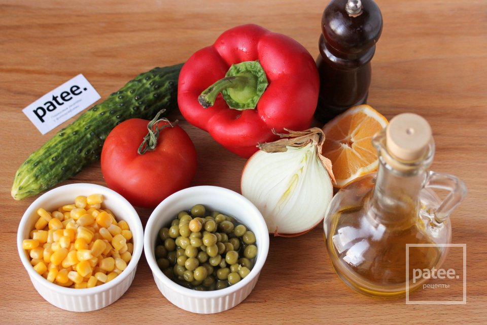 Овощной салат с кукурузой и горошком - Шаг 1