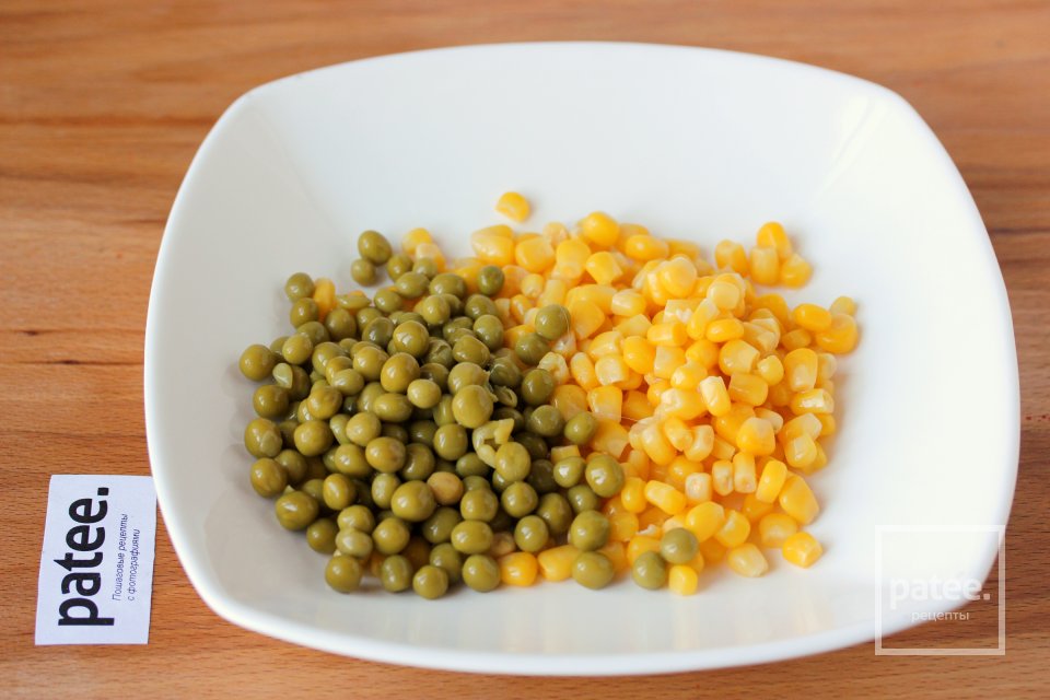 Овощной салат с кукурузой и горошком - Шаг 3