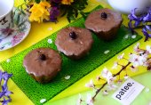 Маффины с черной смородиной и шоколадом