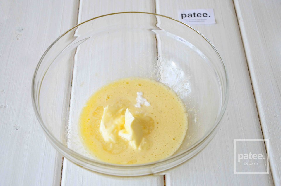 Маффины с черной смородиной и шоколадом - Шаг 3