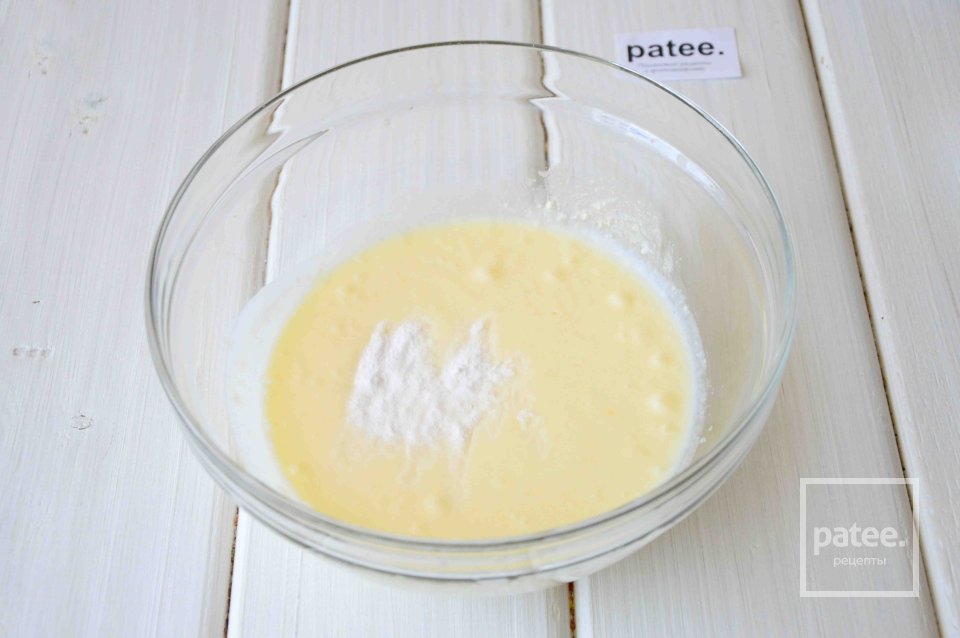 Маффины с черной смородиной и шоколадом - Шаг 5