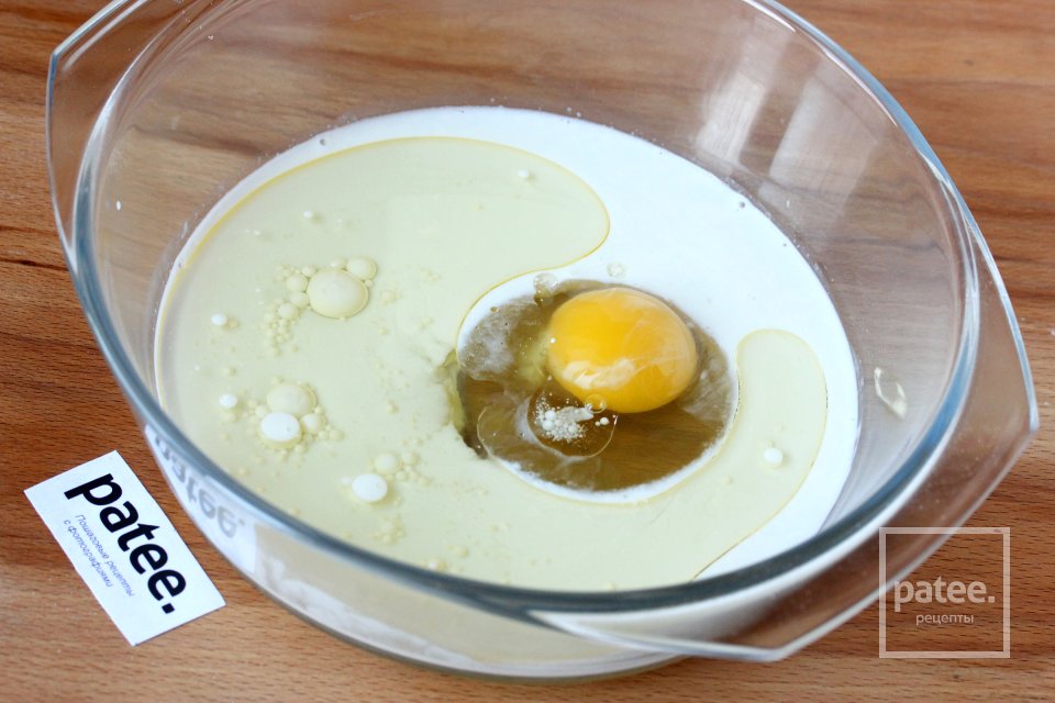 Шоколадный пирог с творожной начинкой и вишней - Шаг 6