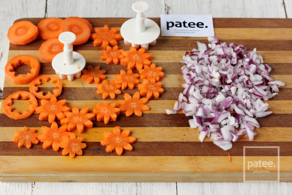 Лёгкий суп с куриными сердечками и вермишелью - Шаг 5