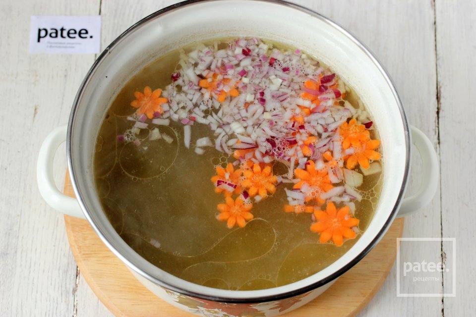 Лёгкий суп с куриными сердечками и вермишелью - Шаг 6