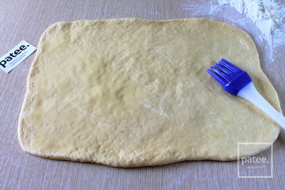 Пасхальное кольцо с изюмом и орехами - Шаг 8