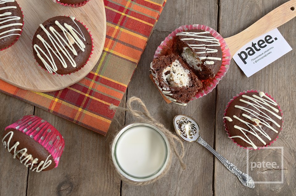 Шоколадные маффины с творожной начинкой - Шаг 15