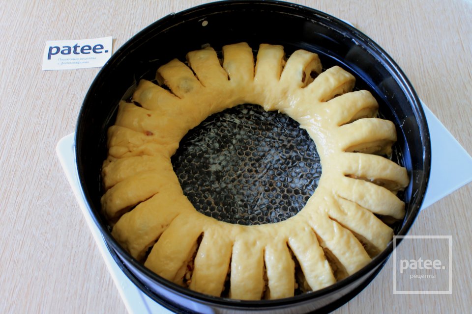 Пасхальное кольцо с изюмом и орехами - Шаг 11