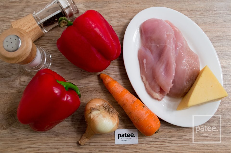 Запеченные перцы с курицей и сыром - Шаг 1