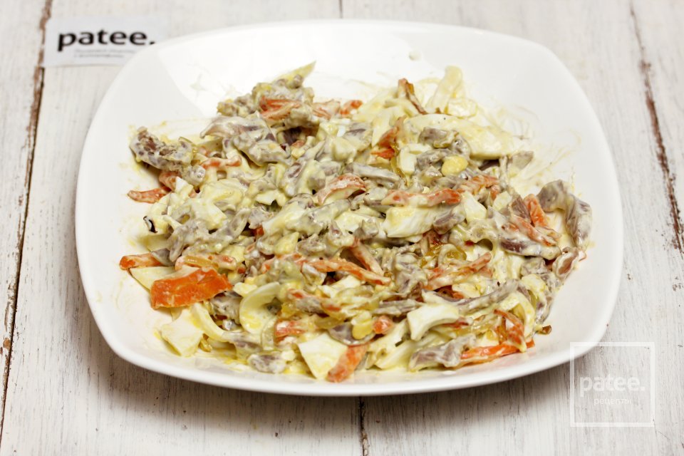 Салат из куриных желудков с яйцами и овощами - Шаг 11