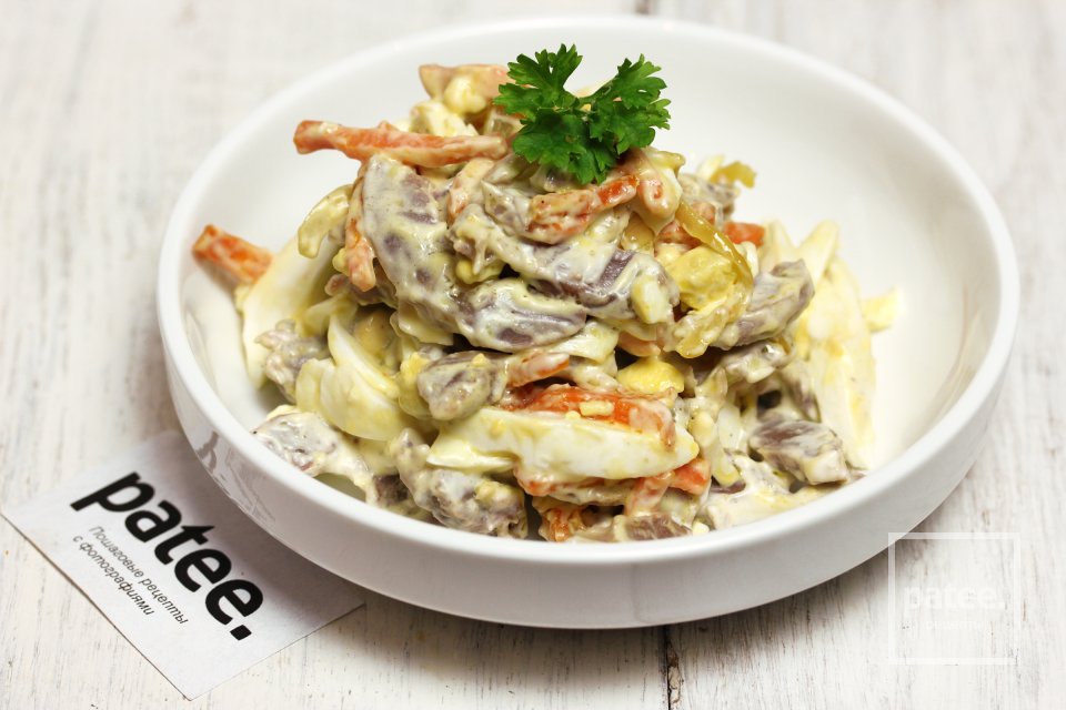 Салат из куриных желудков с яйцами и овощами - Шаг 12