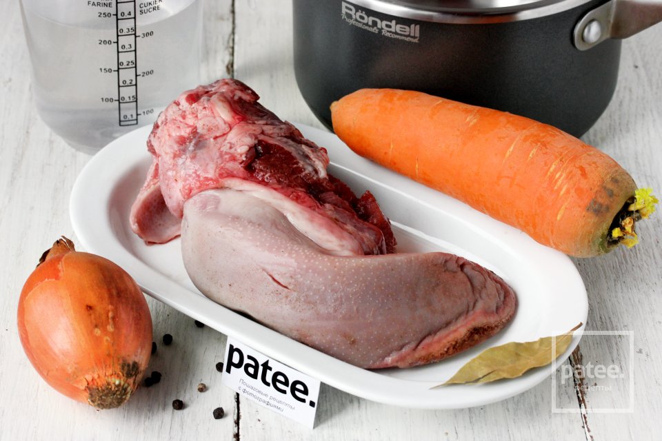 Как отварить и почистить свиной язык - Шаг 1