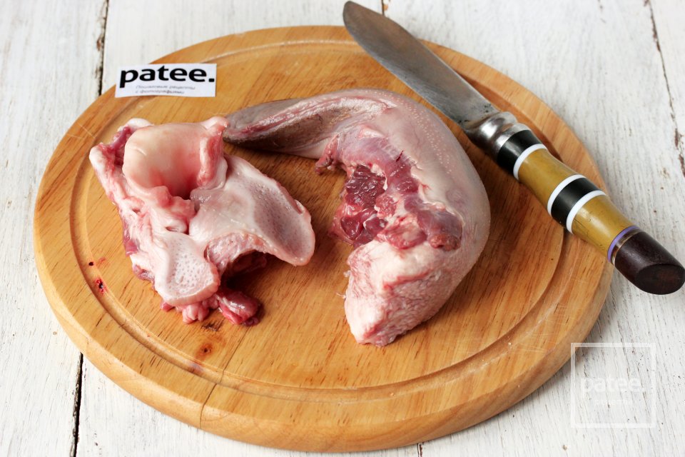 Как отварить и почистить свиной язык - Шаг 2