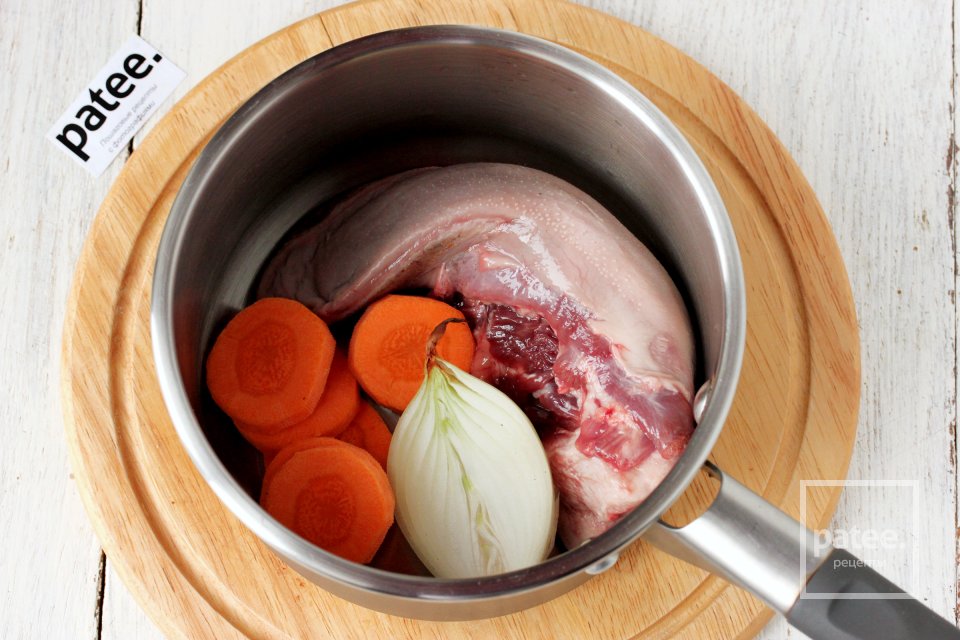 Как отварить и почистить свиной язык - Шаг 4