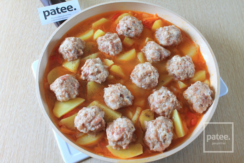 Тефтели с нежным картофелем - Шаг 11