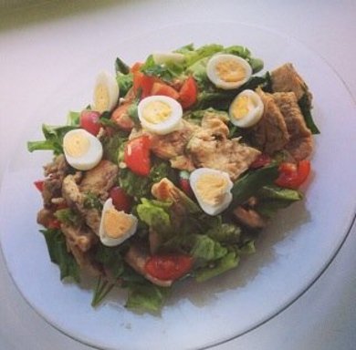 Рецепт Салат с перепелинными яйцами и курицей