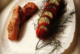 Красная рыба, запеченная в духовке.