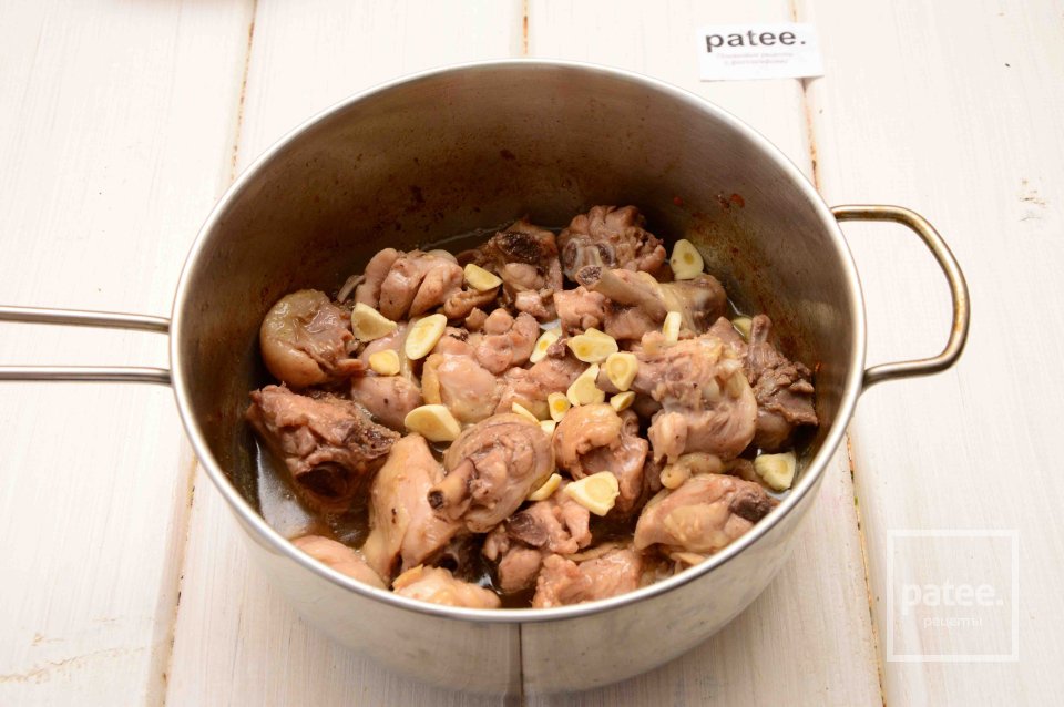 Жареное куриное бедро с грибами и фенхелем - Шаг 3