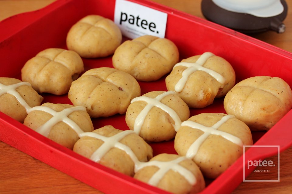 Пряные пасхальные булочки с крестиками - Шаг 14