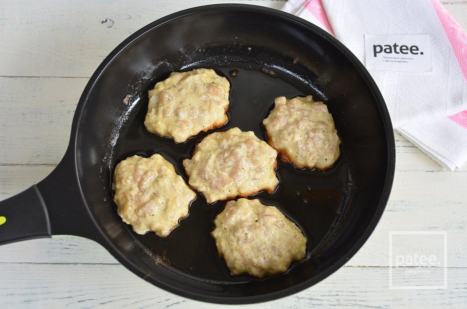 Рубленые котлеты из куриного филе - Шаг 9