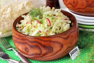 Салат из пекинской капусты с редисом и огурцом