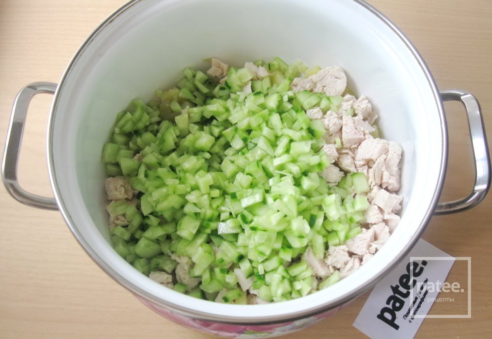 Окрошка на кефире и минеральной воде - Шаг 10