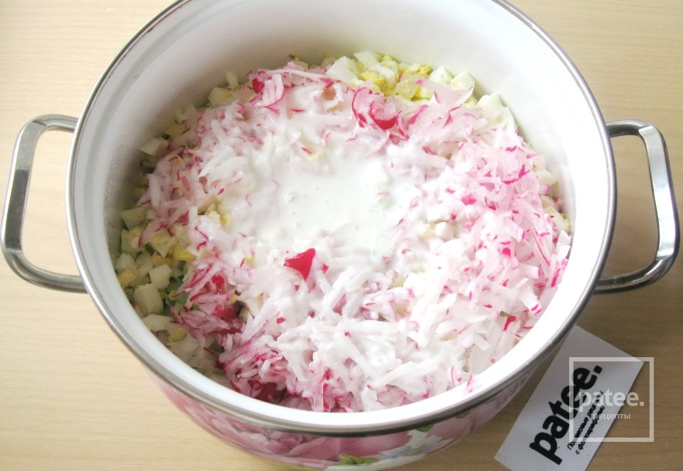 Окрошка на кефире и минеральной воде - Шаг 13