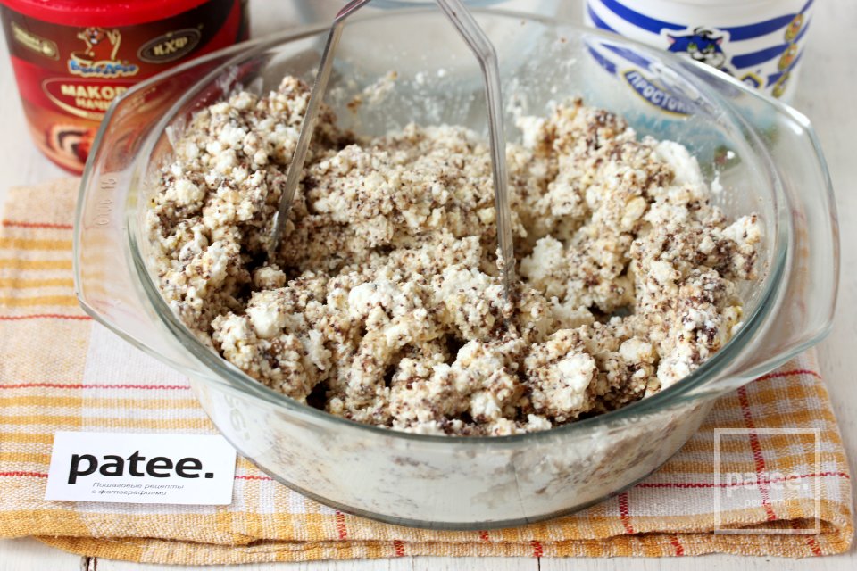 Пасхальные пирожки с творожно-маковой начинкой - Шаг 11