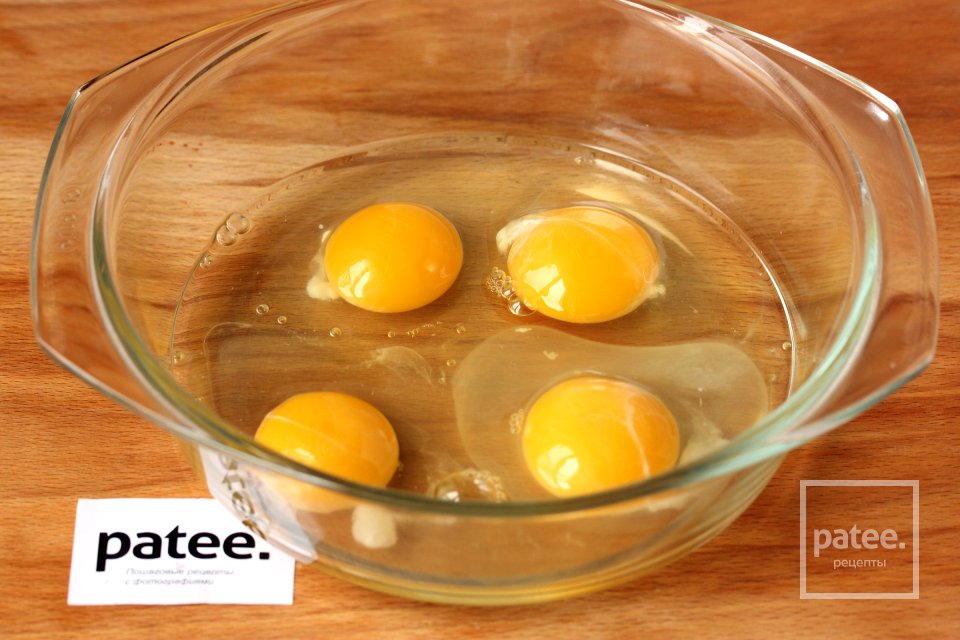 Омлет с куриной печенью и зелёным луком в мультиварке - Шаг 2