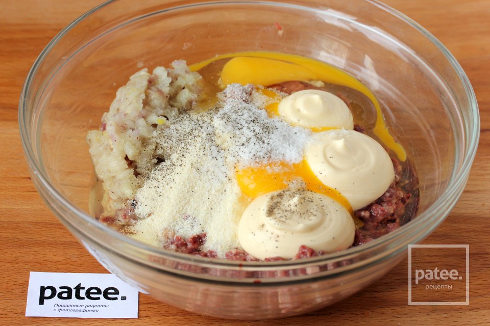 Котлеты из куриных сердечек с манкой и майонезом - Шаг 7