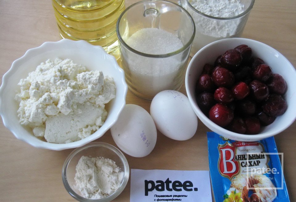 Сырники с вишневым соусом - Шаг 1