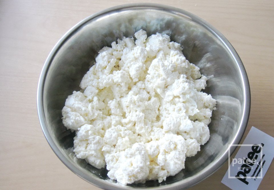 Сырники с вишневым соусом - Шаг 2