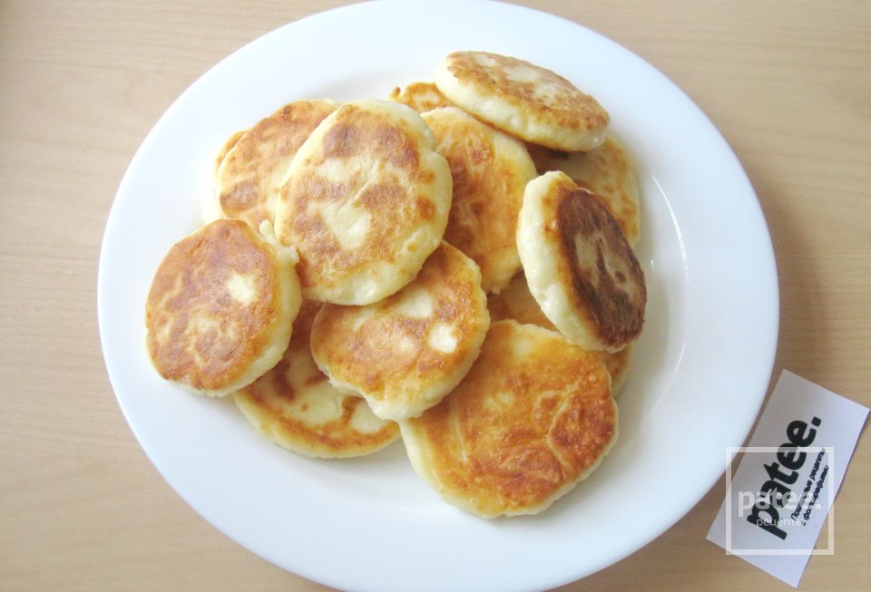 Сырники с вишневым соусом - Шаг 10