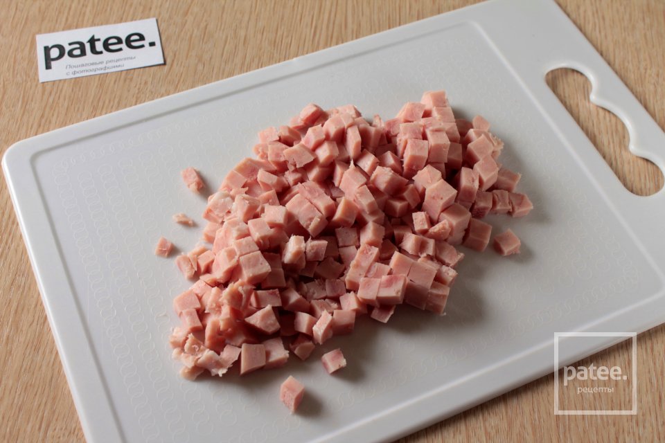 Салат с маринованными грибами - Шаг 4