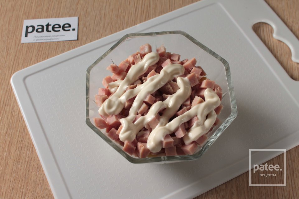 Салат с маринованными грибами - Шаг 7