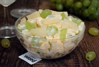 Салат с виноградом