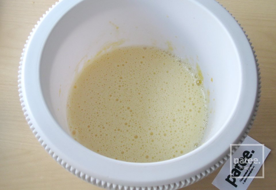 Пирог на вареном сгущенном молоке с орехами - Шаг 4